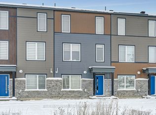 818 Everbloom Ln, Ottawa, ON K2J 6P5