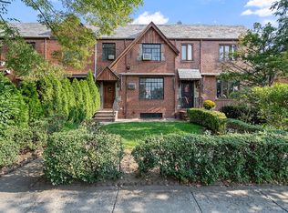 6749 Groton St, Forest Hills, NY 11375