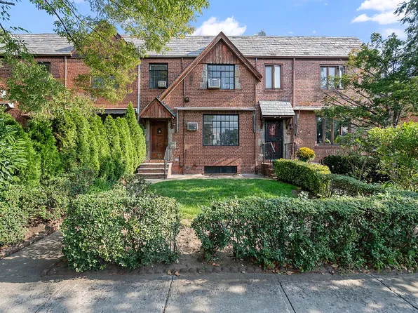 6749 Groton St, Forest Hills, NY 11375