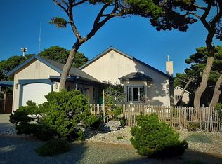 1047 Newport Ave SW, Bandon, OR 97411