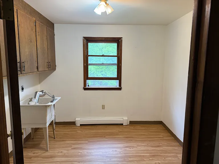 Fairview Dr — Photo 9