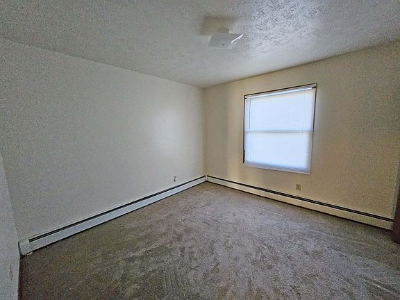 5th image of 148 Kendall Ave #1