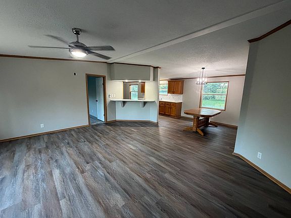 2nd image of 513 Ed Davis Rd