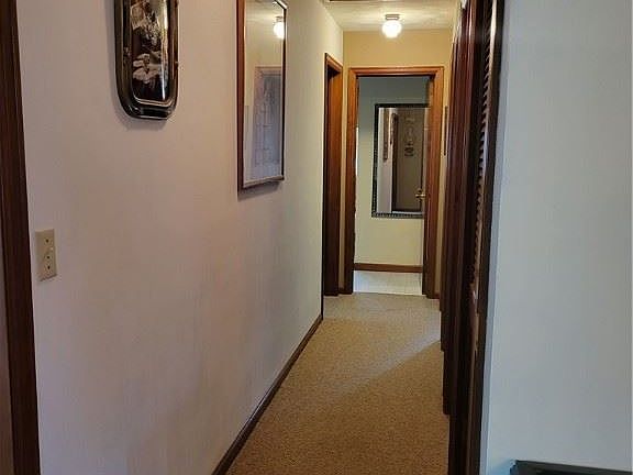 4th image of 1545 Marcelle Ave