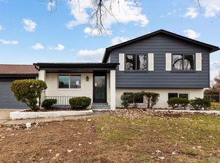 33851 Floyd St, Clinton Township, MI 48035