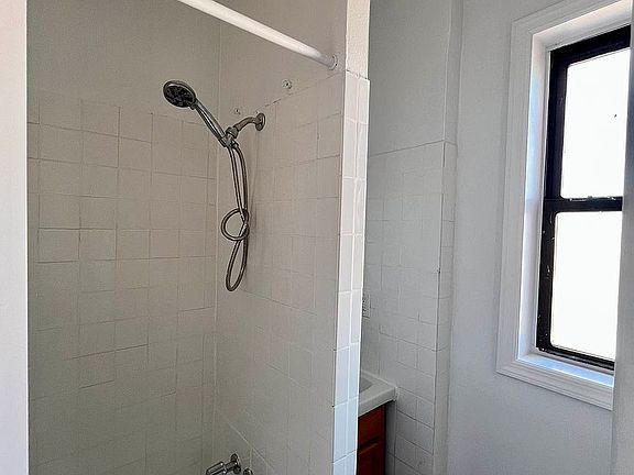 5th image of 3111 32nd St APT 23