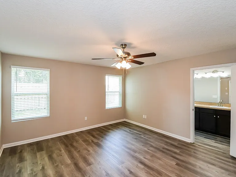 1403 Creek Point Blvd — Photo 9