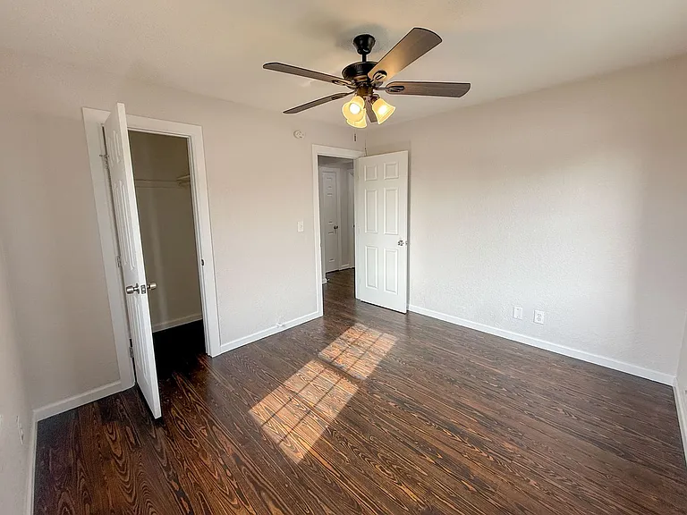 203 W Dale St — Photo 15