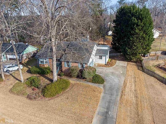 3rd image of 1909 Courtney Lake Dr SW