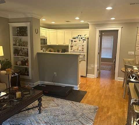 2nd image of 490 Barnett Shoals Rd APT 411