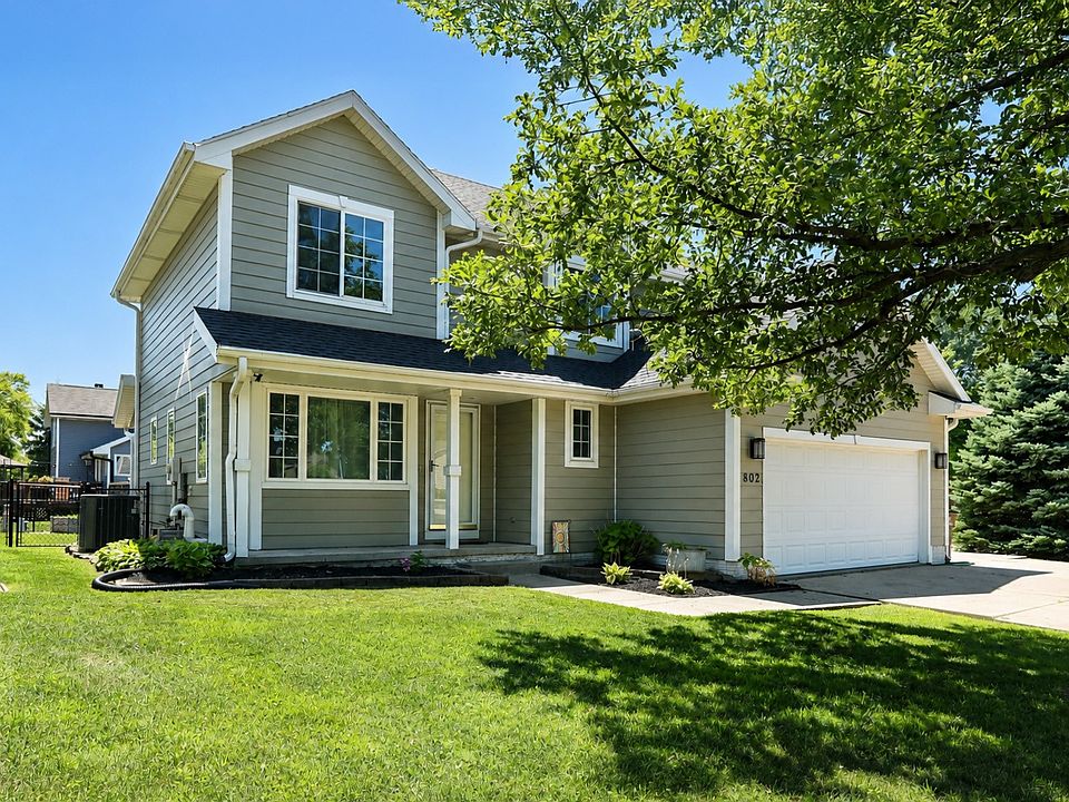 1st image of 802 13th St SE