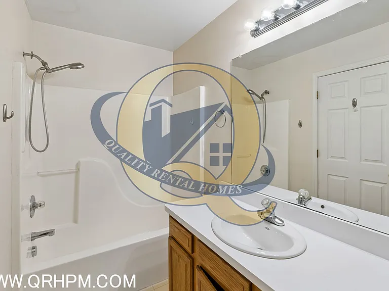 5200 N Genesee Rd — Photo 15