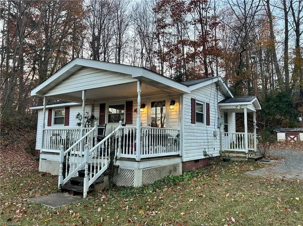 109 Dorothy Ln, Mount Airy, NC 27030