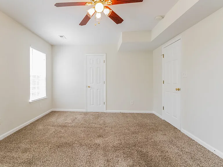 2164 Spring Hill Cir — Photo 9