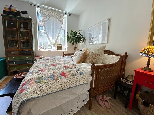 Rented by Buchbinder & Warren | media 17