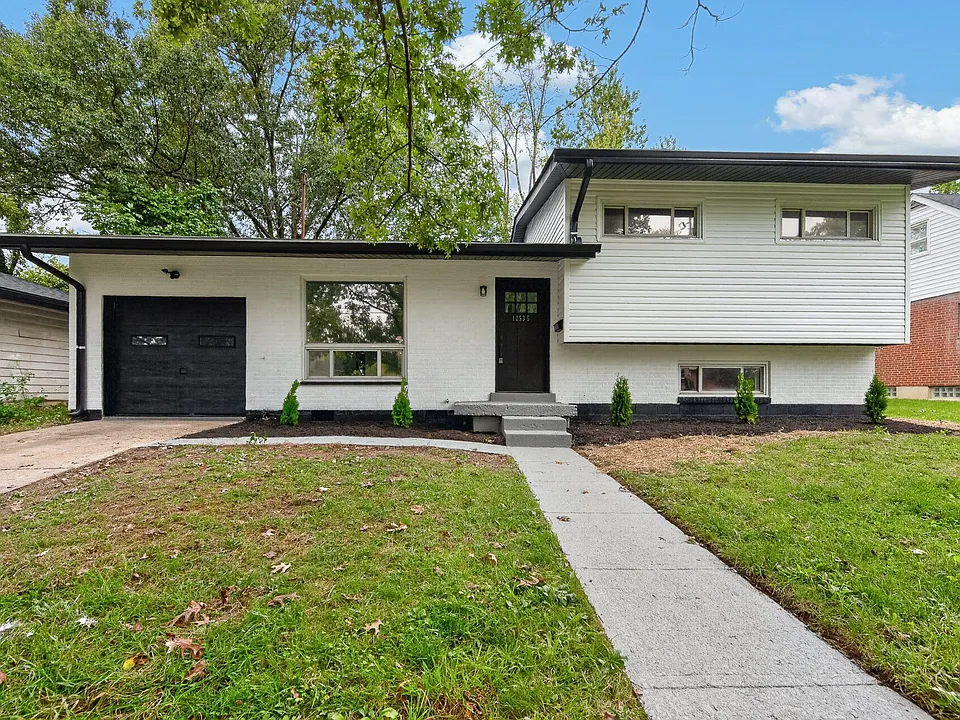 11535 Framingham Dr