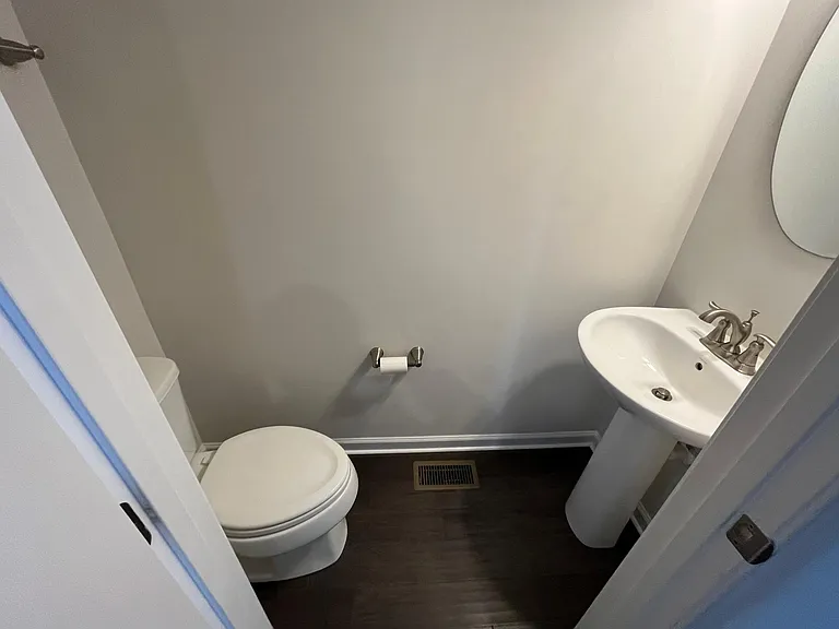 5816 Rochefort St — Photo 8
