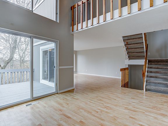 4th image of 143 Twin Lakes Dr
