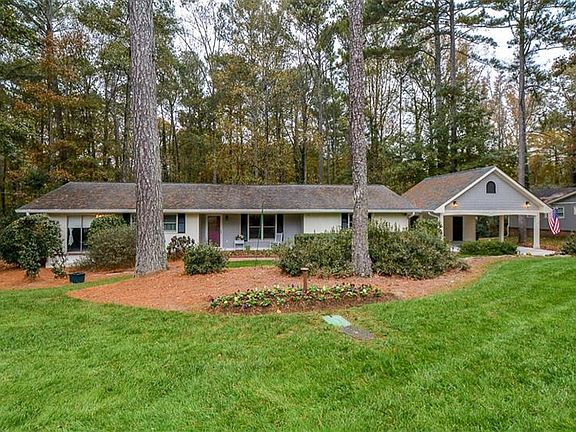 4th image of 2877 Hickory Ln