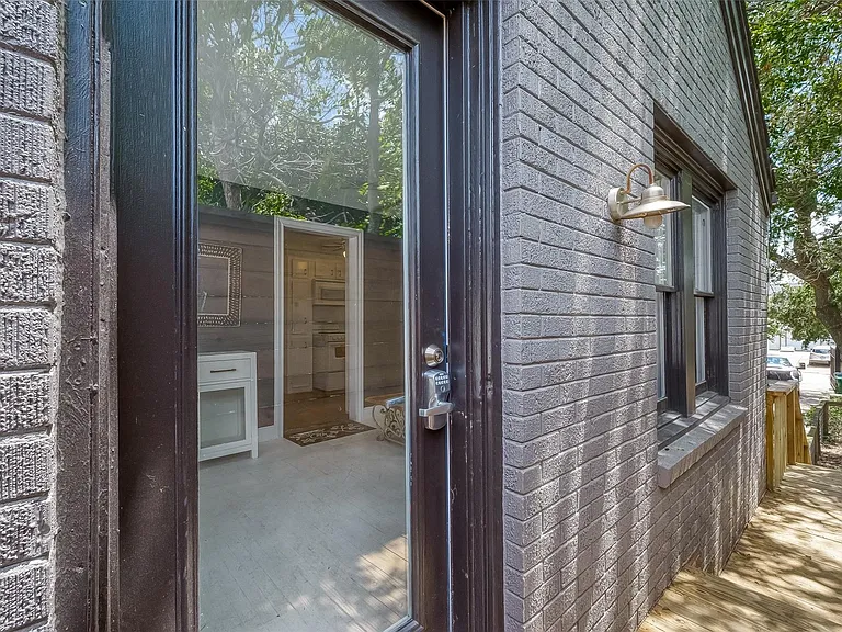 415 Fairbanks Garage St #A — Photo 3
