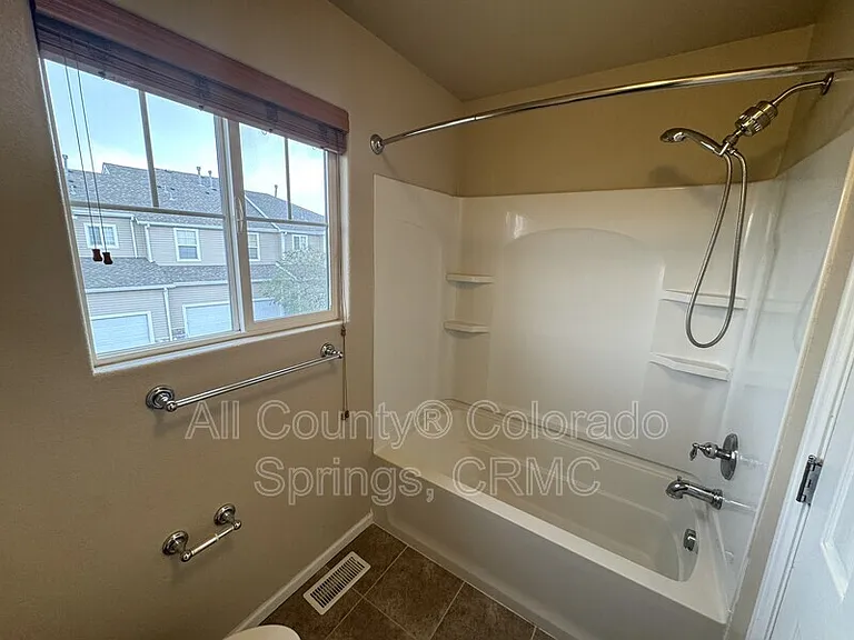 7332 Sandy Springs Point — Photo 24