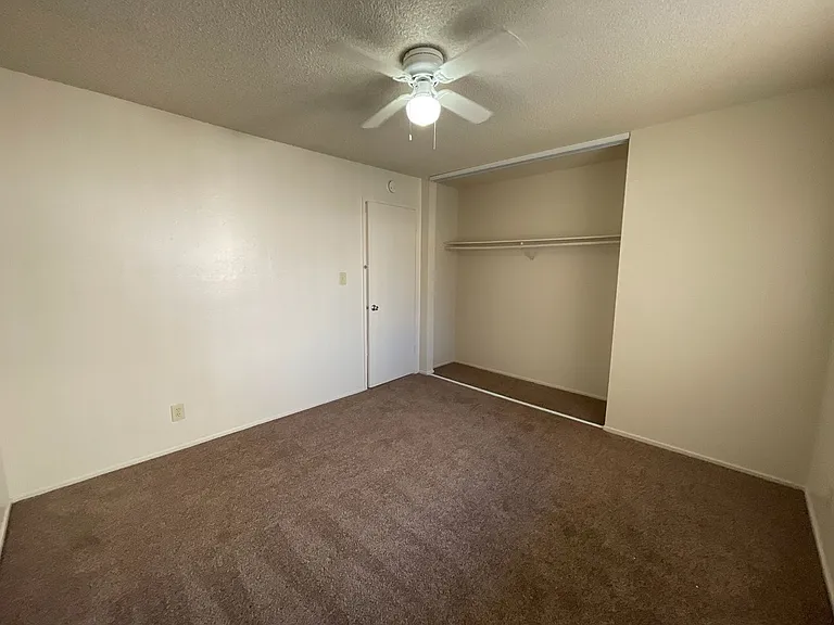 Sharis Apartments — Photo 80