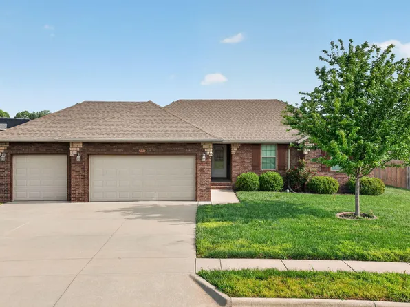 301 W Corsica Street, Republic, MO 65738