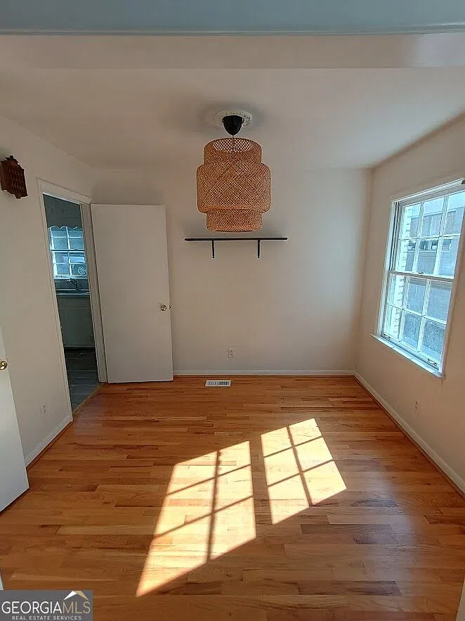 3 bed, 1.5 bath, 1092 sqft, $1,800 — Photo 2
