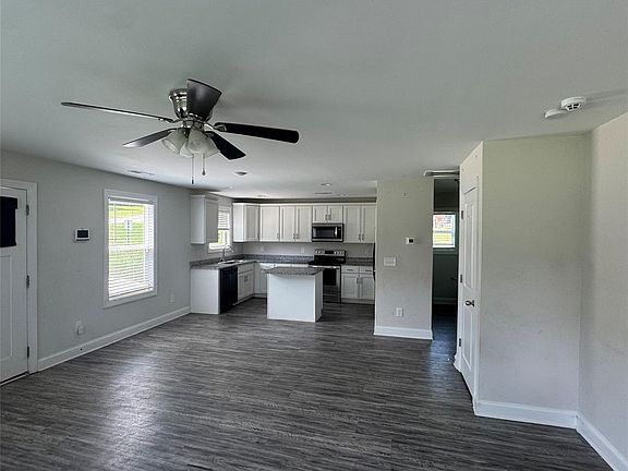 3rd image of 303 2nd Ave