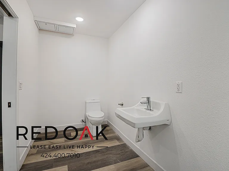 2837 San Marino St #104 — Photo 11