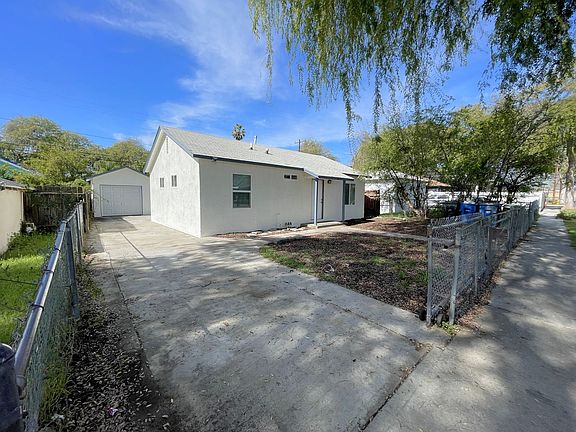 2nd image of 2568 Cedar St