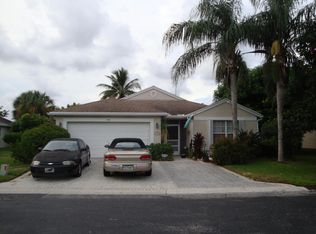 1741 Sawgrass Cir, Greenacres, FL 33413