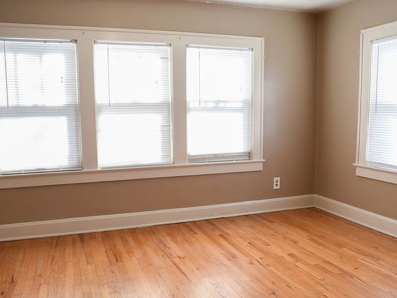 3rd image of 5439 Charlotte St