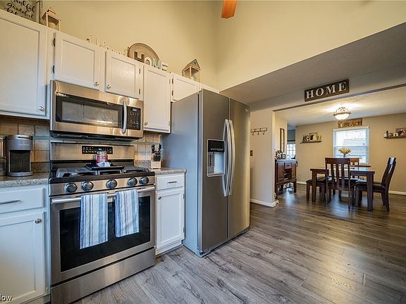 5th image of 424 Bayberry Dr