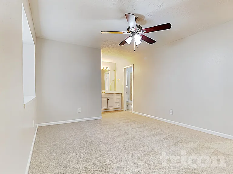 20419 Bishops Gate Ln — Photo 9