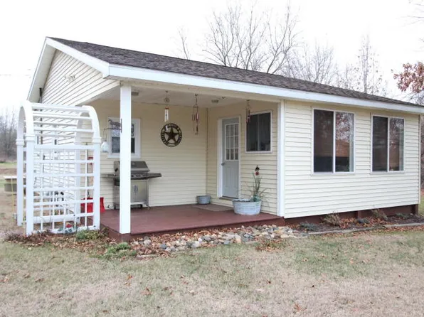 59174 County Road 653, Paw Paw, MI 49079