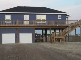 894 S Monkhouse Dr, Crystal Beach, TX 77650
