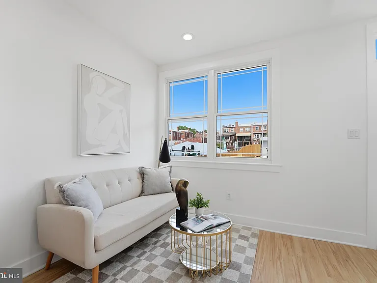 129 Hamilton St NW — Photo 16