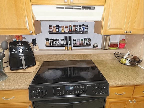 5th image of 2305 N Congress Ave APT 27