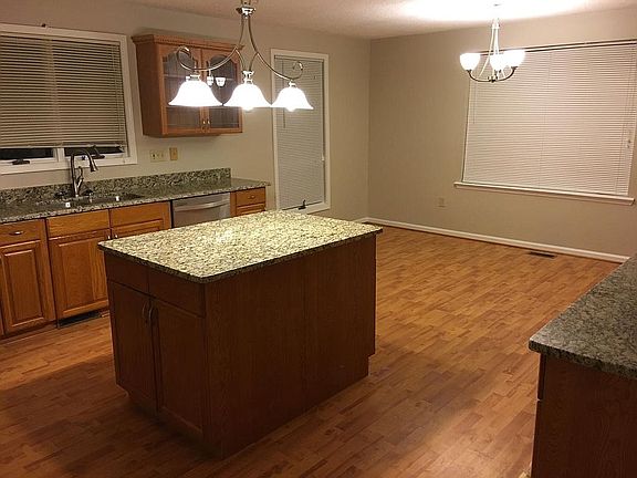 Kitchen / breakfast nook