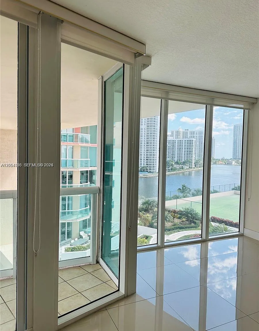 100 Hidden Bay Condo — Photo 2