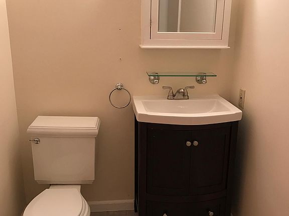 4th image of 12 Pineview Dr #12B