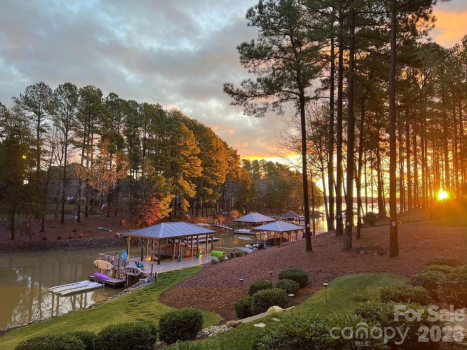 1st image of 9156 Fair Oak Dr