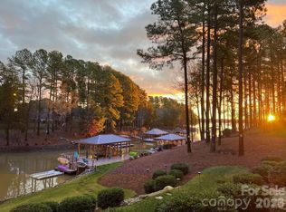 9156 Fair Oak Dr, Sherrills Ford, NC 28673