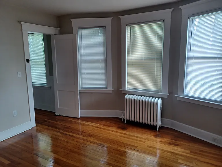 37 Fairfield St #2 — Photo 4