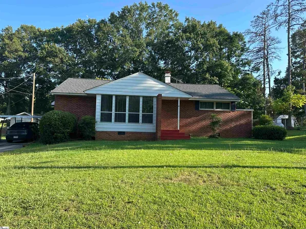 9 Woodmont Cir, Greenville, SC 29605