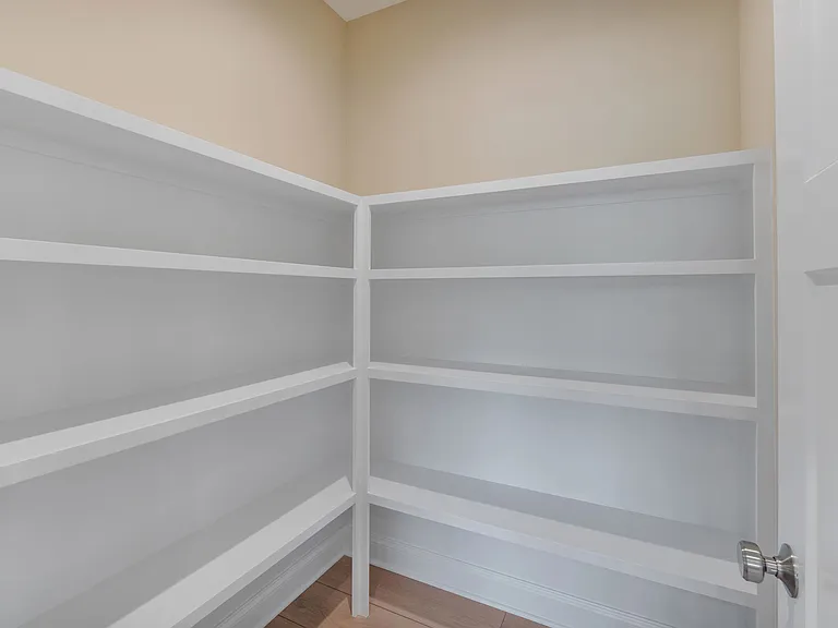 Walk in pantry