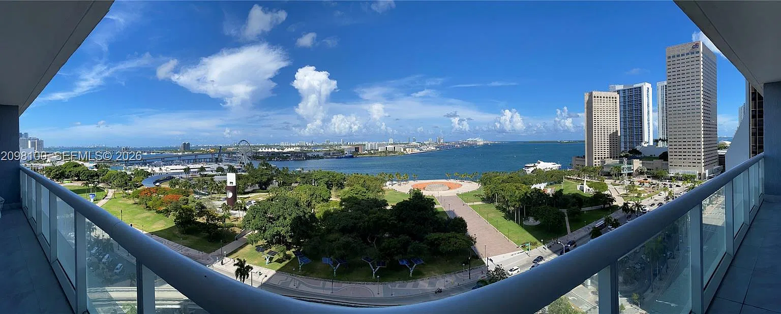 50 Biscayne Condo — Photo 4