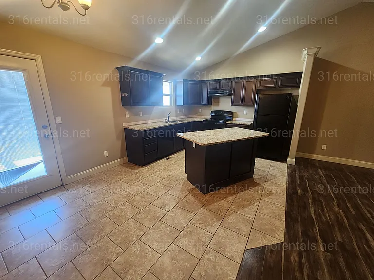 5645 N Lycee Ct — Photo 3