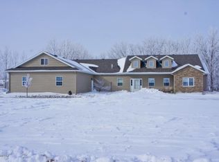 7197 42nd St N, Moorhead, MN 56560